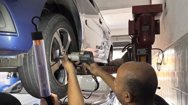 Balanceamento de roda na oficina Centro Automotivo VC